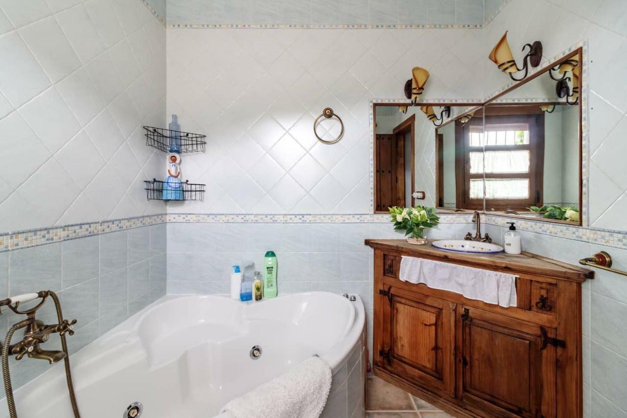 Encantadora Casa Con Piscina Privada Y Chimenea Padul Esterno foto